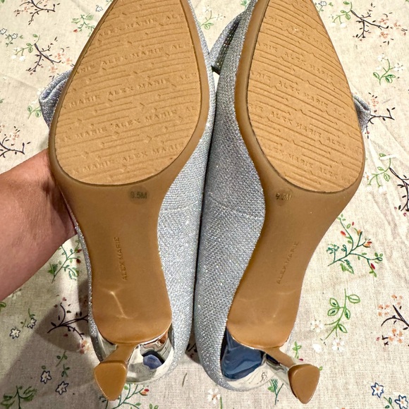 🍁NWT Alex Marie Glittering Silver Heels Size 9.5 - Picture 8 of 8